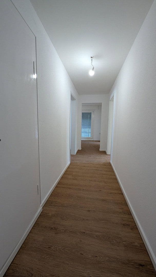 Prenájom bytu 4-izbový 90 m², kaiserstraße, Reutlingen, Bádensko-Wurttembersko Prenájom bytu 4-izbový 90 m², kaiserstraße, Reutlingen, Bádensko-Wurttembersko