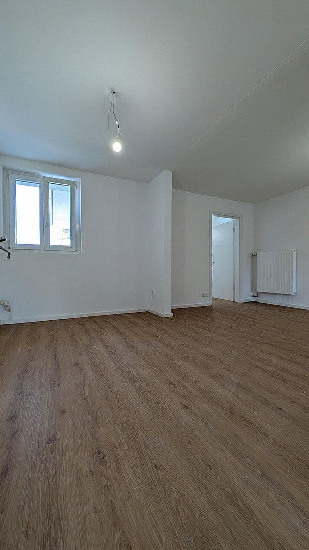 Prenájom bytu 4-izbový 90 m², kaiserstraße, Reutlingen, Bádensko-Wurttembersko Prenájom bytu 4-izbový 90 m², kaiserstraße, Reutlingen, Bádensko-Wurttembersko