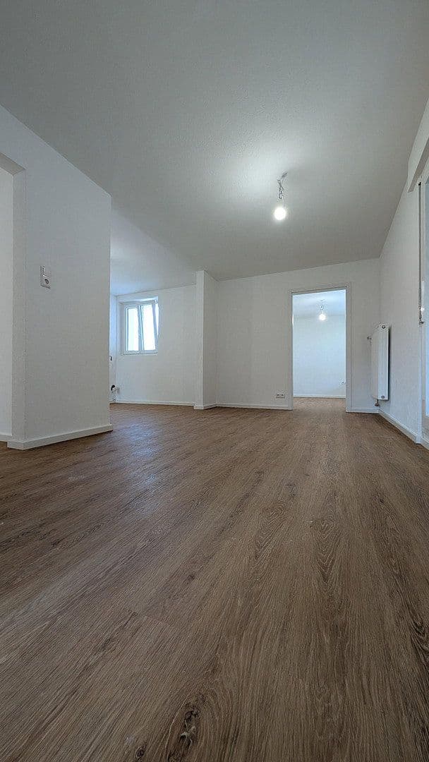 Prenájom bytu 4-izbový 90 m², kaiserstraße, Reutlingen, Bádensko-Wurttembersko Prenájom bytu 4-izbový 90 m², kaiserstraße, Reutlingen, Bádensko-Wurttembersko