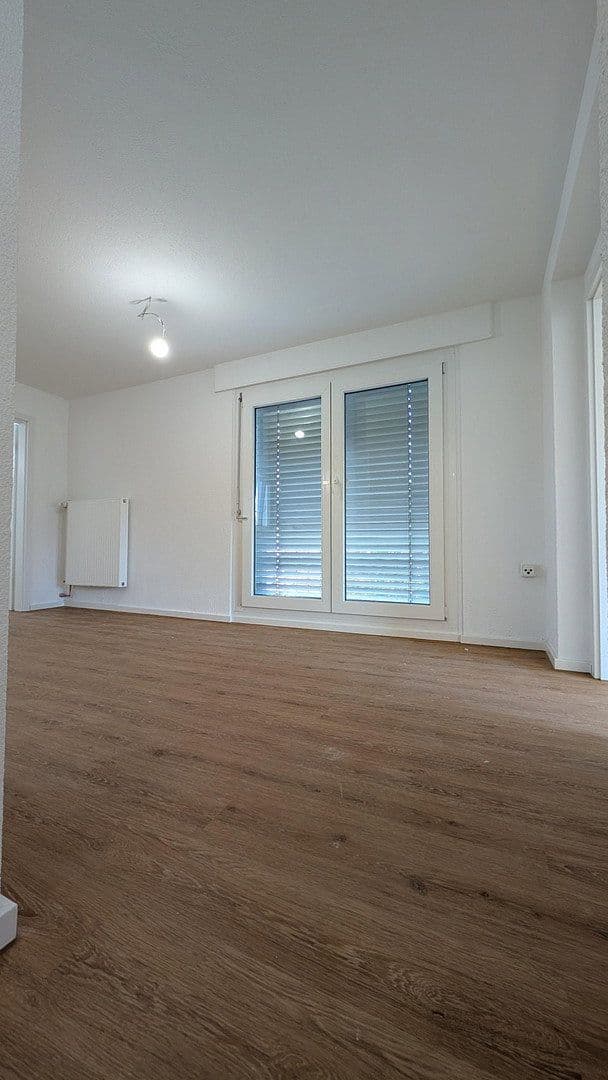 Prenájom bytu 4-izbový 90 m², kaiserstraße, Reutlingen, Bádensko-Wurttembersko Prenájom bytu 4-izbový 90 m², kaiserstraße, Reutlingen, Bádensko-Wurttembersko