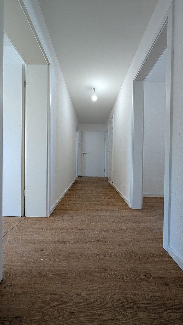 Prenájom bytu 4-izbový 90 m², kaiserstraße, Reutlingen, Bádensko-Wurttembersko Prenájom bytu 4-izbový 90 m², kaiserstraße, Reutlingen, Bádensko-Wurttembersko