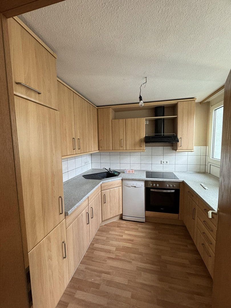 Prenájom bytu 3-izbový 70 m², Göppingen, Bádensko-Wurttembersko Prenájom bytu 3-izbový 70 m², Göppingen, Bádensko-Wurttembersko