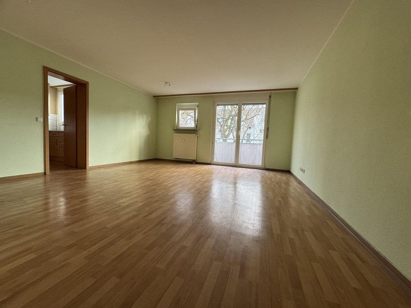 Prenájom bytu 3-izbový 70 m², Göppingen, Bádensko-Wurttembersko Prenájom bytu 3-izbový 70 m², Göppingen, Bádensko-Wurttembersko