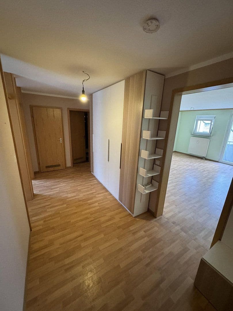 Prenájom bytu 3-izbový 70 m², Göppingen, Bádensko-Wurttembersko Prenájom bytu 3-izbový 70 m², Göppingen, Bádensko-Wurttembersko
