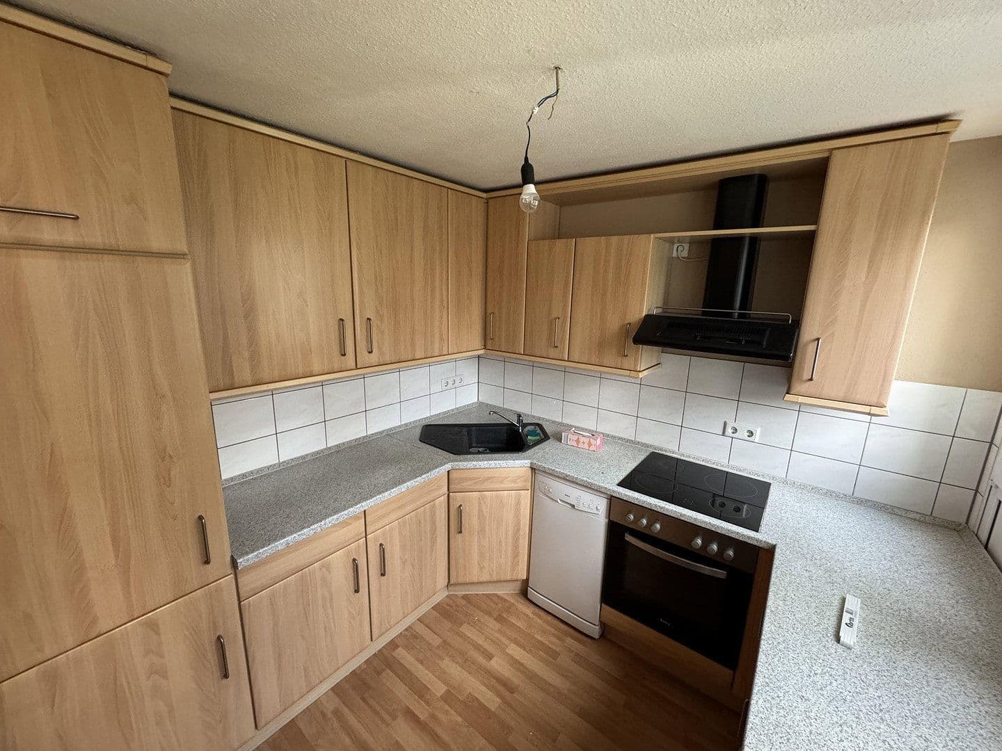 Prenájom bytu 3-izbový 70 m², Göppingen, Bádensko-Wurttembersko Prenájom bytu 3-izbový 70 m², Göppingen, Bádensko-Wurttembersko