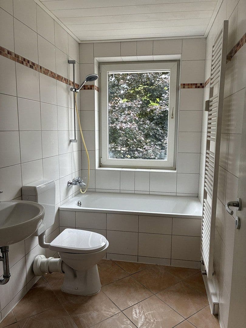 Prenájom bytu 4-izbový 84 m², Amalienstraße 123, Dessau-Roßlau, Sasko-Anhaltsko Prenájom bytu 4-izbový 84 m², Amalienstraße 123, Dessau-Roßlau, Sasko-Anhaltsko