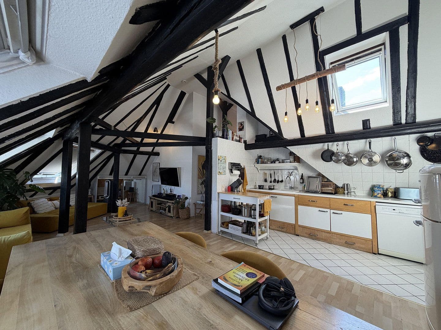 Prenájom bytu 3-izbový 84 m², Eckenheimer Landstraße 103, Frankfurt am Main, Hesensko Prenájom bytu 3-izbový 84 m², Eckenheimer Landstraße 103, Frankfurt am Main, Hesensko