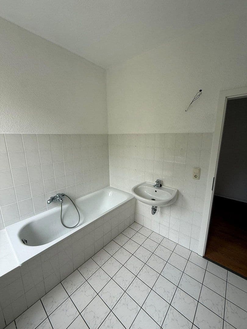 Prenájom bytu 2-izbový 62 m², Naulitzer Str. 27, Gera, Durínsko Prenájom bytu 2-izbový 62 m², Naulitzer Str. 27, Gera, Durínsko