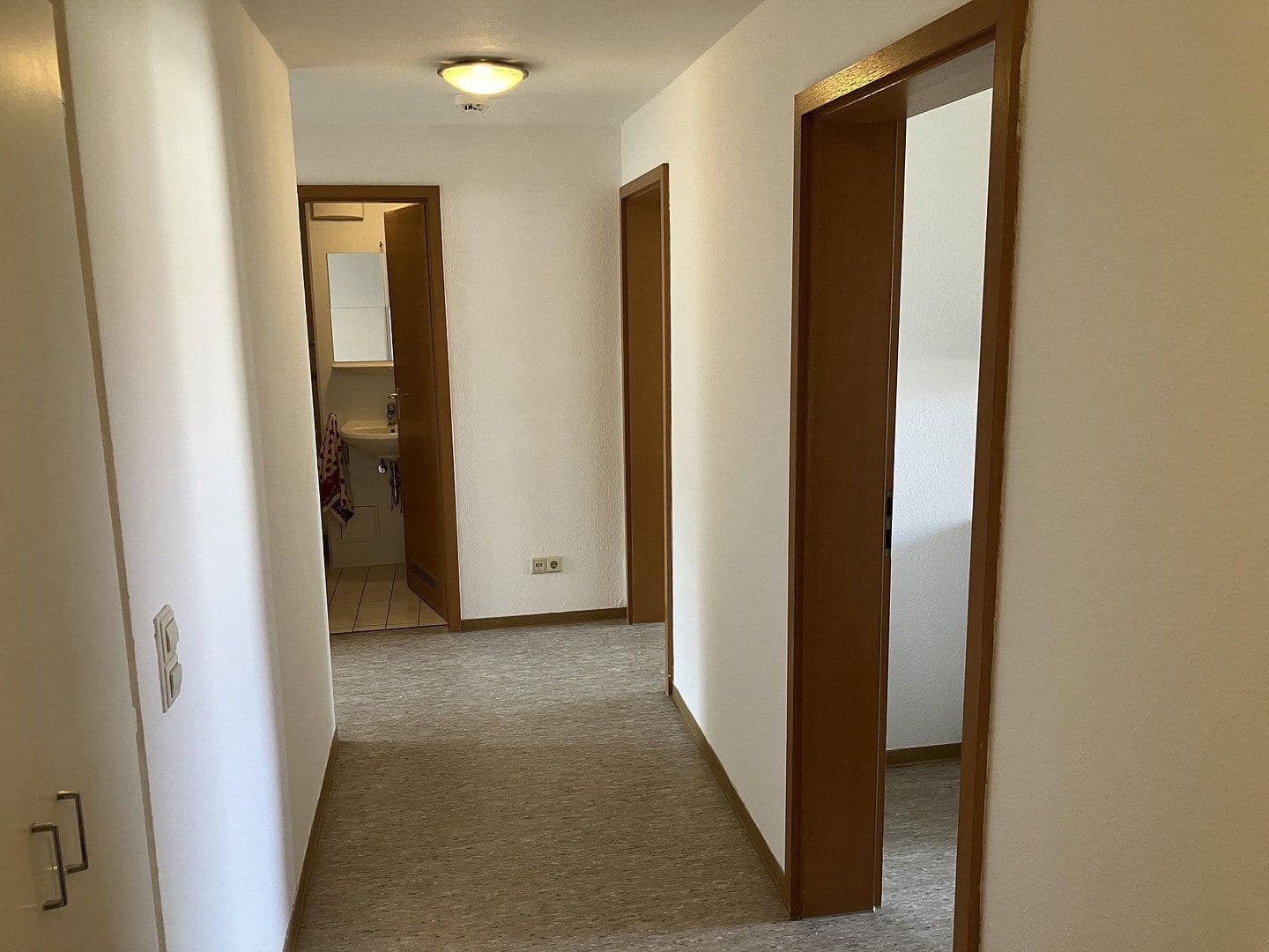 Prenájom bytu 2-izbový 49 m², Hirschstr. 36, Karlsruhe, Bádensko-Wurttembersko Prenájom bytu 2-izbový 49 m², Hirschstr. 36, Karlsruhe, Bádensko-Wurttembersko