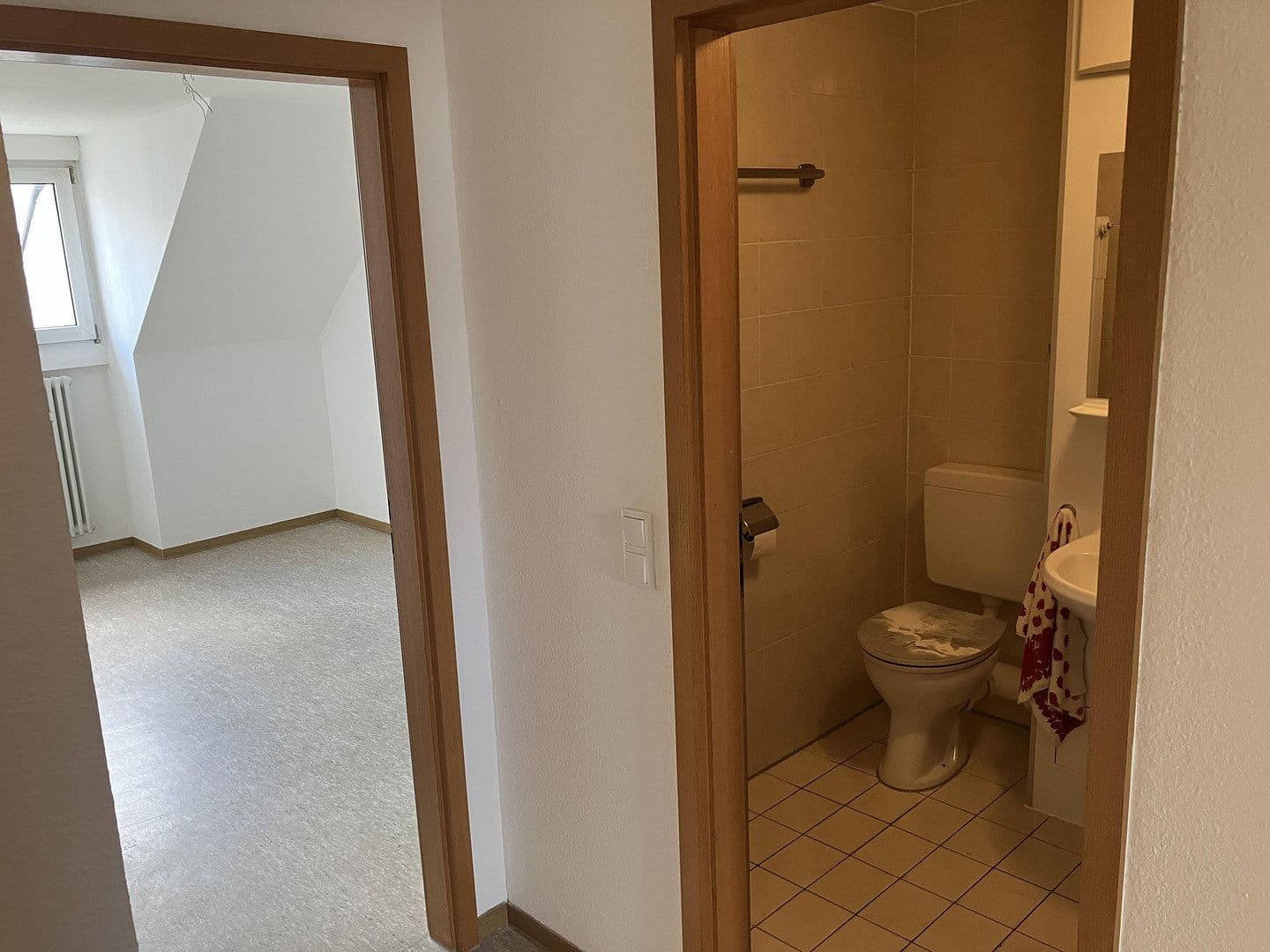 Prenájom bytu 2-izbový 49 m², Hirschstr. 36, Karlsruhe, Bádensko-Wurttembersko Prenájom bytu 2-izbový 49 m², Hirschstr. 36, Karlsruhe, Bádensko-Wurttembersko