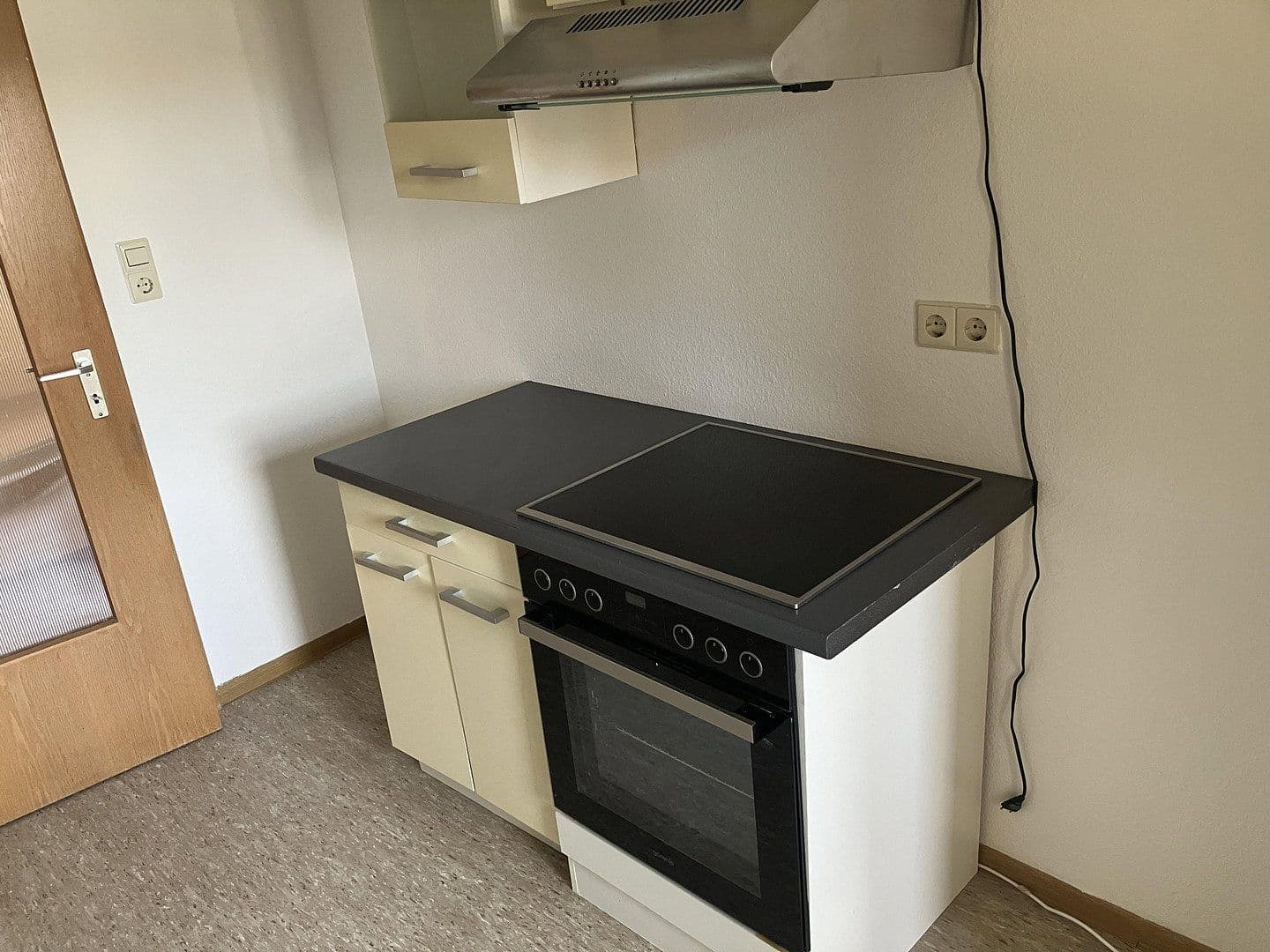 Prenájom bytu 2-izbový 49 m², Hirschstr. 36, Karlsruhe, Bádensko-Wurttembersko Prenájom bytu 2-izbový 49 m², Hirschstr. 36, Karlsruhe, Bádensko-Wurttembersko