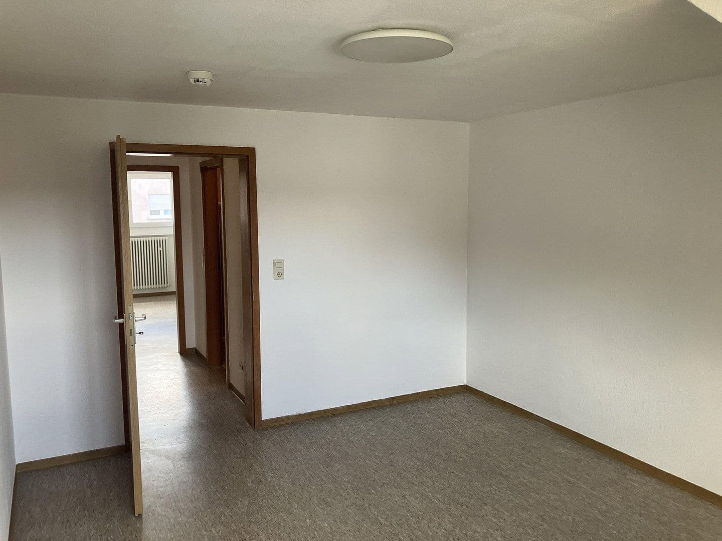 Prenájom bytu 2-izbový 49 m², Hirschstr. 36, Karlsruhe, Bádensko-Wurttembersko Prenájom bytu 2-izbový 49 m², Hirschstr. 36, Karlsruhe, Bádensko-Wurttembersko
