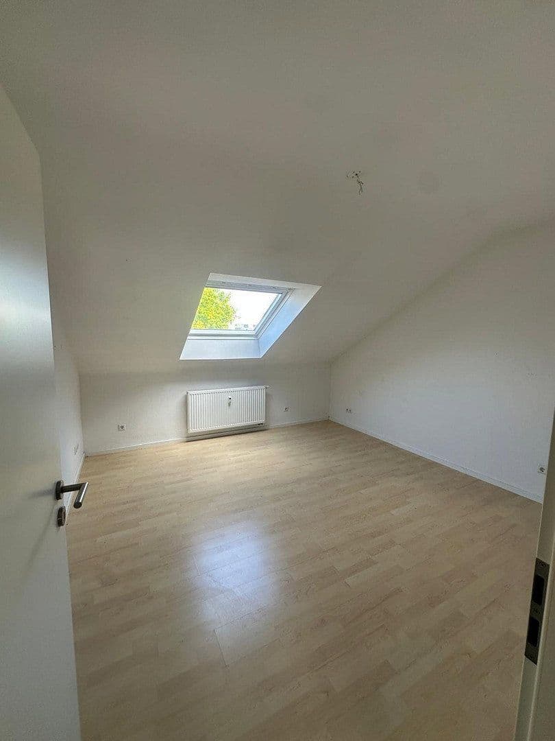 Prenájom bytu 3-izbový 90 m², Wendelinusstraße 6, Sandhausen, Bádensko-Wurttembersko Prenájom bytu 3-izbový 90 m², Wendelinusstraße 6, Sandhausen, Bádensko-Wurttembersko
