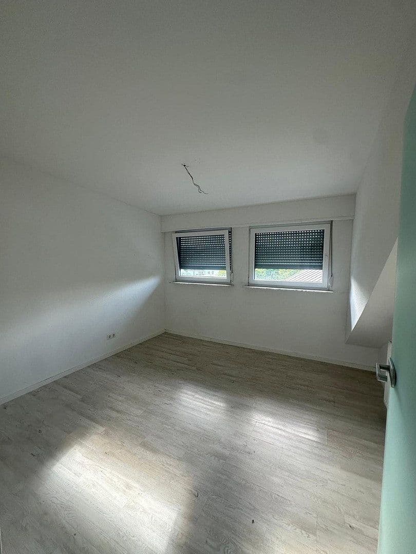 Prenájom bytu 3-izbový 90 m², Wendelinusstraße 6, Sandhausen, Bádensko-Wurttembersko Prenájom bytu 3-izbový 90 m², Wendelinusstraße 6, Sandhausen, Bádensko-Wurttembersko