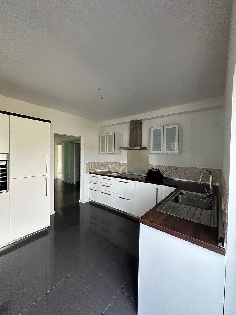 Prenájom bytu 3-izbový 90 m², Wendelinusstraße 6, Sandhausen, Bádensko-Wurttembersko Prenájom bytu 3-izbový 90 m², Wendelinusstraße 6, Sandhausen, Bádensko-Wurttembersko