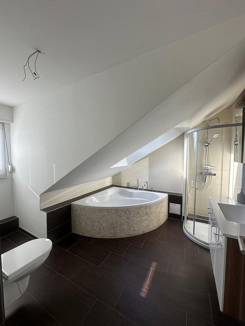 Prenájom bytu 3-izbový 90 m², Wendelinusstraße 6, Sandhausen, Bádensko-Wurttembersko Prenájom bytu 3-izbový 90 m², Wendelinusstraße 6, Sandhausen, Bádensko-Wurttembersko