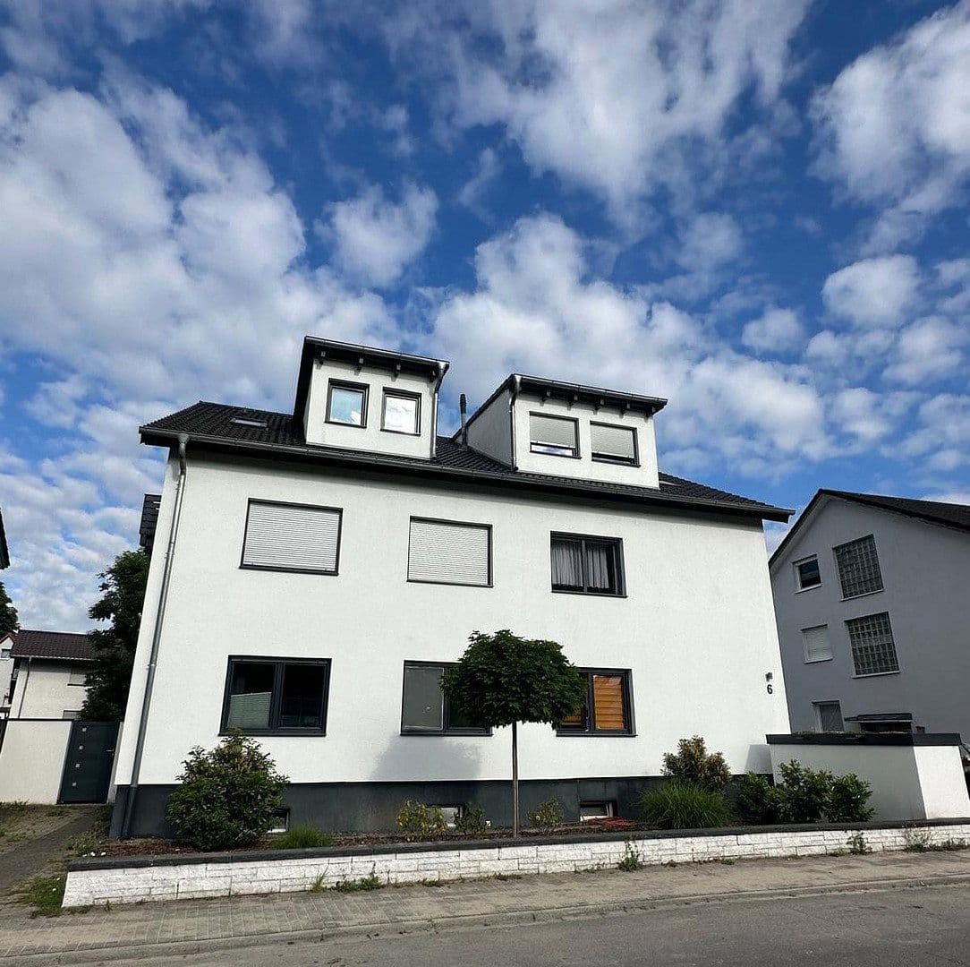 Prenájom bytu 3-izbový 90 m², Wendelinusstraße 6, Sandhausen, Bádensko-Wurttembersko Prenájom bytu 3-izbový 90 m², Wendelinusstraße 6, Sandhausen, Bádensko-Wurttembersko