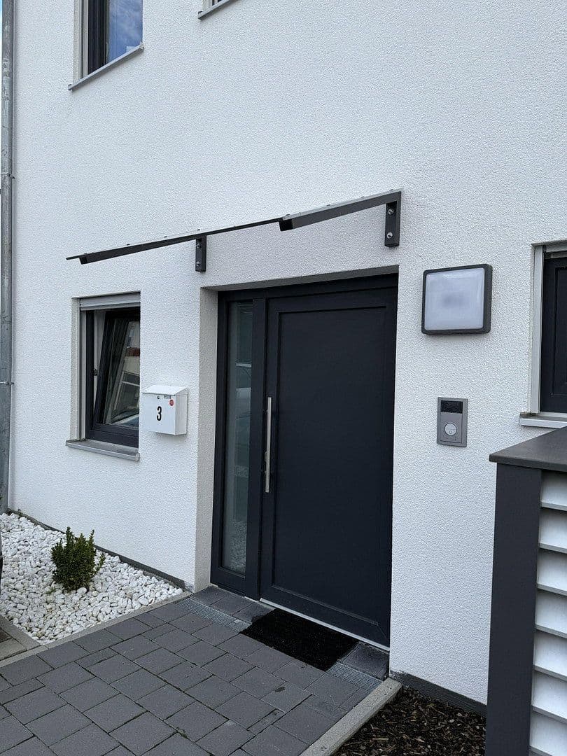 Prenájom domu 125 m², pozemok 240 m², Deggendorf, Bavorsko Prenájom domu 125 m², pozemok 240 m², Deggendorf, Bavorsko