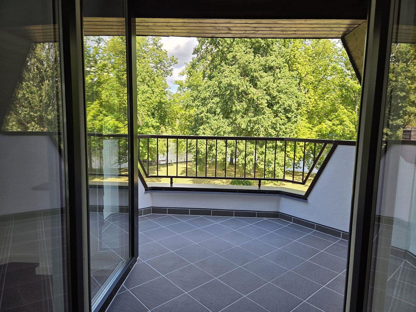 Predaj bytu 4-izbový 114 m², Am Pichelssee 55b, Berlin, Berlín Predaj bytu 4-izbový 114 m², Am Pichelssee 55b, Berlin, Berlín