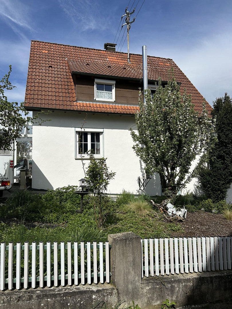 Predaj domu 130 m², pozemok 589 m², Hüttlingen, Bádensko-Wurttembersko Predaj domu 130 m², pozemok 589 m², Hüttlingen, Bádensko-Wurttembersko