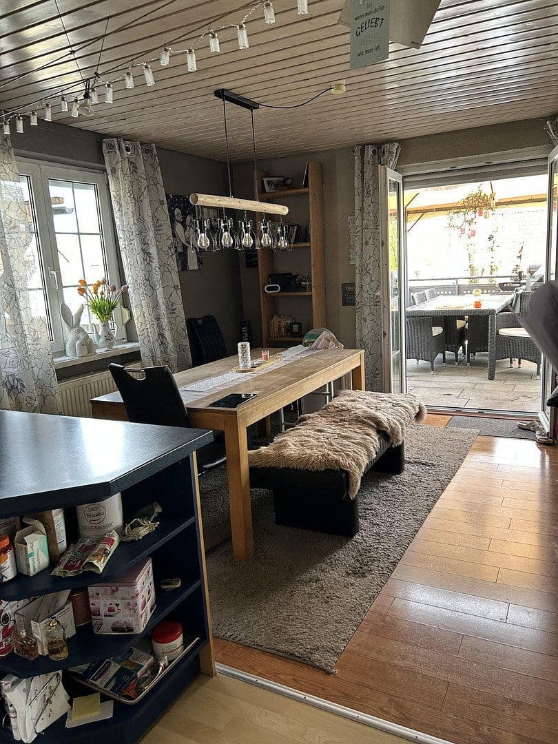 Predaj domu 130 m², pozemok 589 m², Hüttlingen, Bádensko-Wurttembersko Predaj domu 130 m², pozemok 589 m², Hüttlingen, Bádensko-Wurttembersko