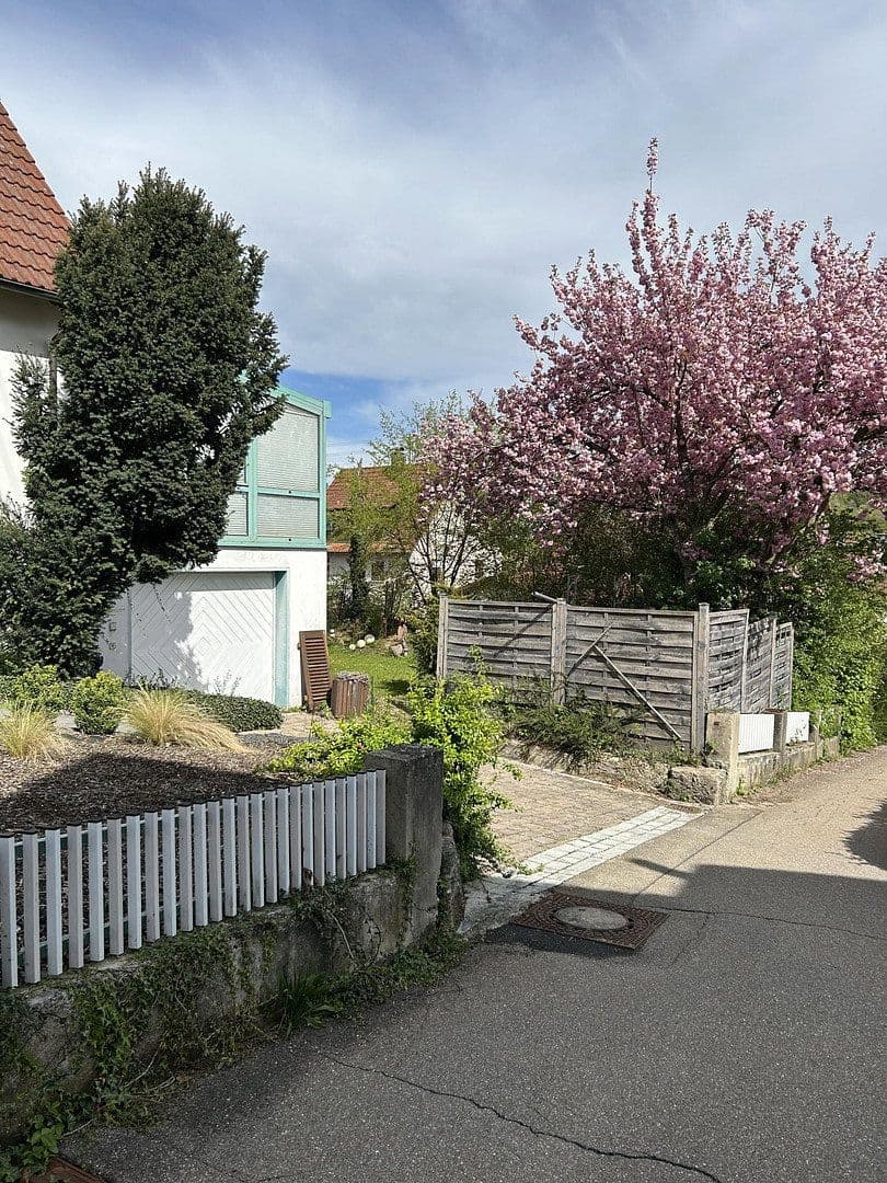 Predaj domu 130 m², pozemok 589 m², Hüttlingen, Bádensko-Wurttembersko Predaj domu 130 m², pozemok 589 m², Hüttlingen, Bádensko-Wurttembersko