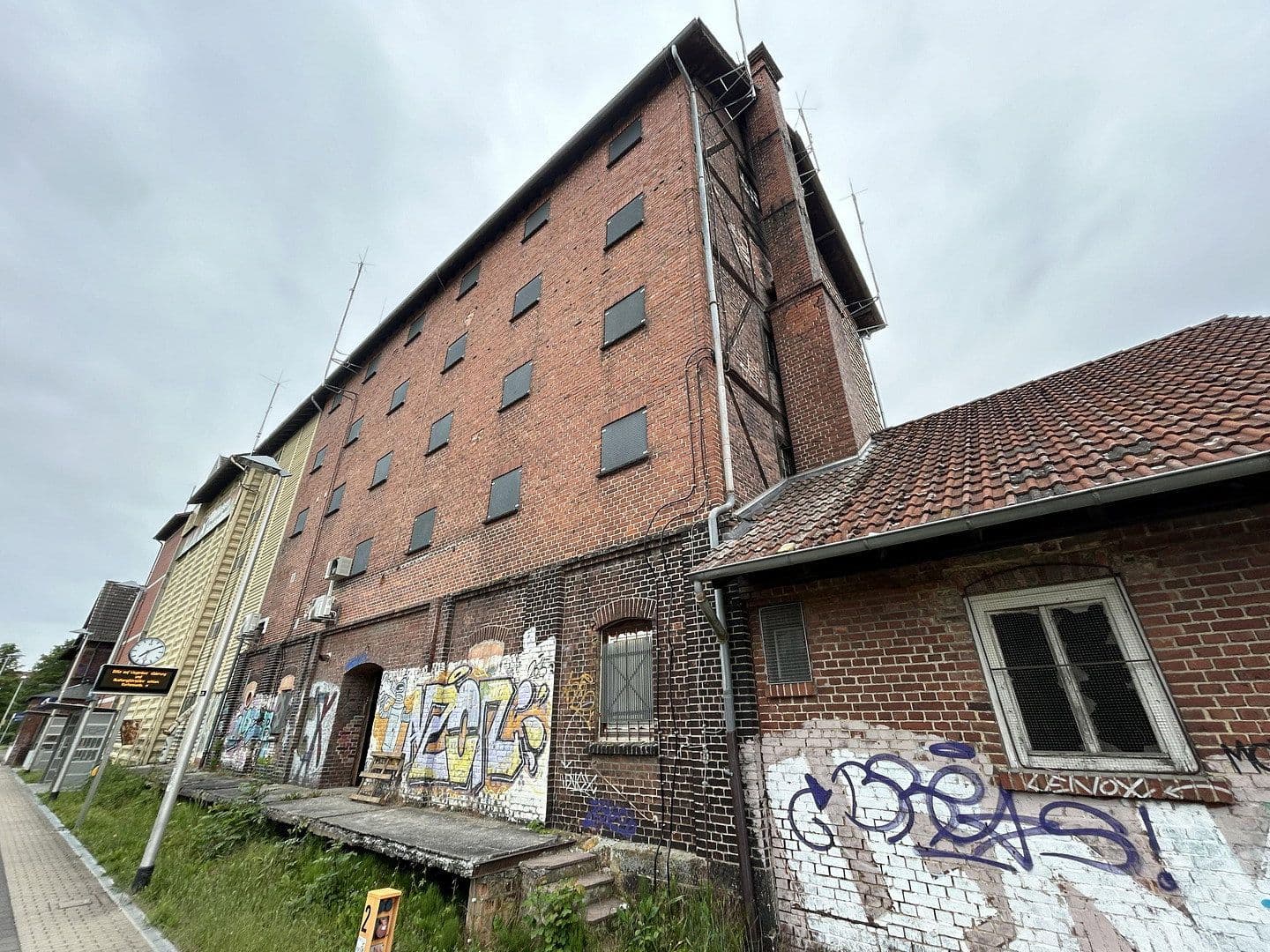 Predaj nebytového priestoru 746 m², An der Bahn 11, Zierenberg, Hesensko Predaj nebytového priestoru 746 m², An der Bahn 11, Zierenberg, Hesensko