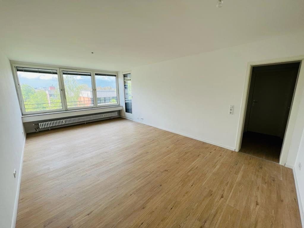 Prenájom bytu 2-izbový 65 m², Nüßstr. 18, Sindelfingen, Bádensko-Wurttembersko Prenájom bytu 2-izbový 65 m², Nüßstr. 18, Sindelfingen, Bádensko-Wurttembersko