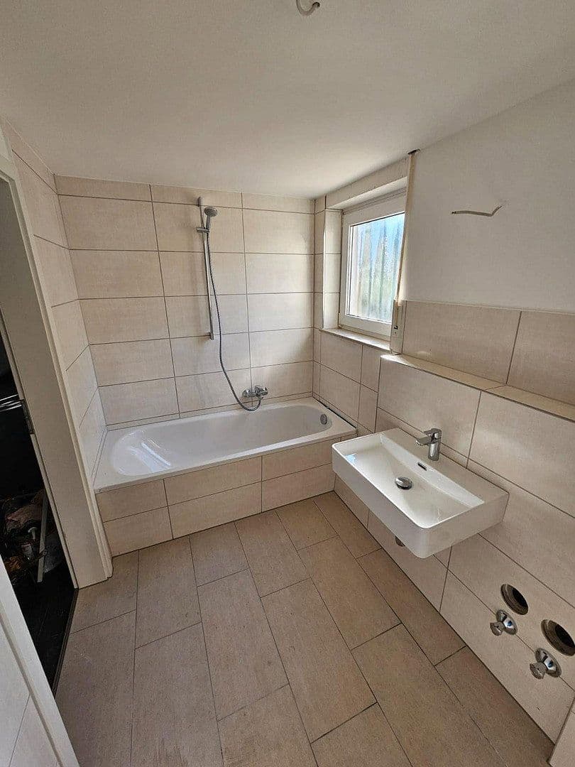 Prenájom bytu 4-izbový 96 m², Parkstrasse 3, Bad Vilbel, Hesensko Prenájom bytu 4-izbový 96 m², Parkstrasse 3, Bad Vilbel, Hesensko