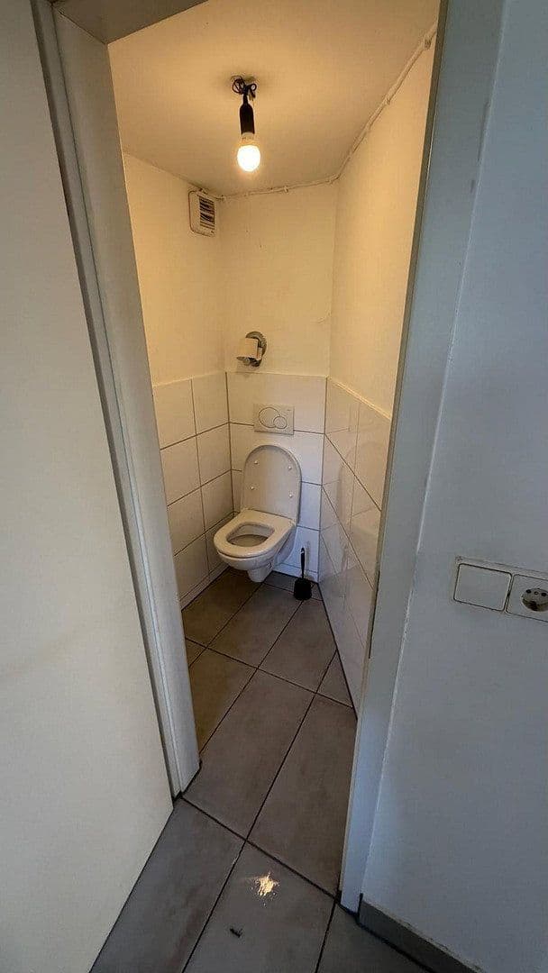 Prenájom bytu 1-izbový 30 m², Stuttgart, Bádensko-Wurttembersko Prenájom bytu 1-izbový 30 m², Stuttgart, Bádensko-Wurttembersko