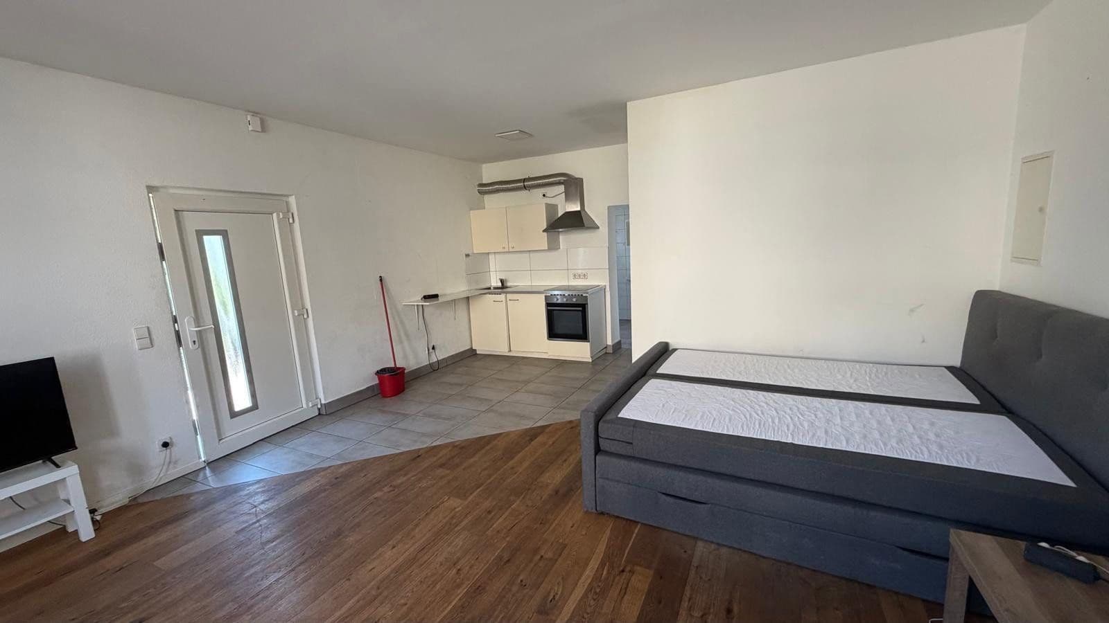Prenájom bytu 1-izbový 30 m², Stuttgart, Bádensko-Wurttembersko Prenájom bytu 1-izbový 30 m², Stuttgart, Bádensko-Wurttembersko