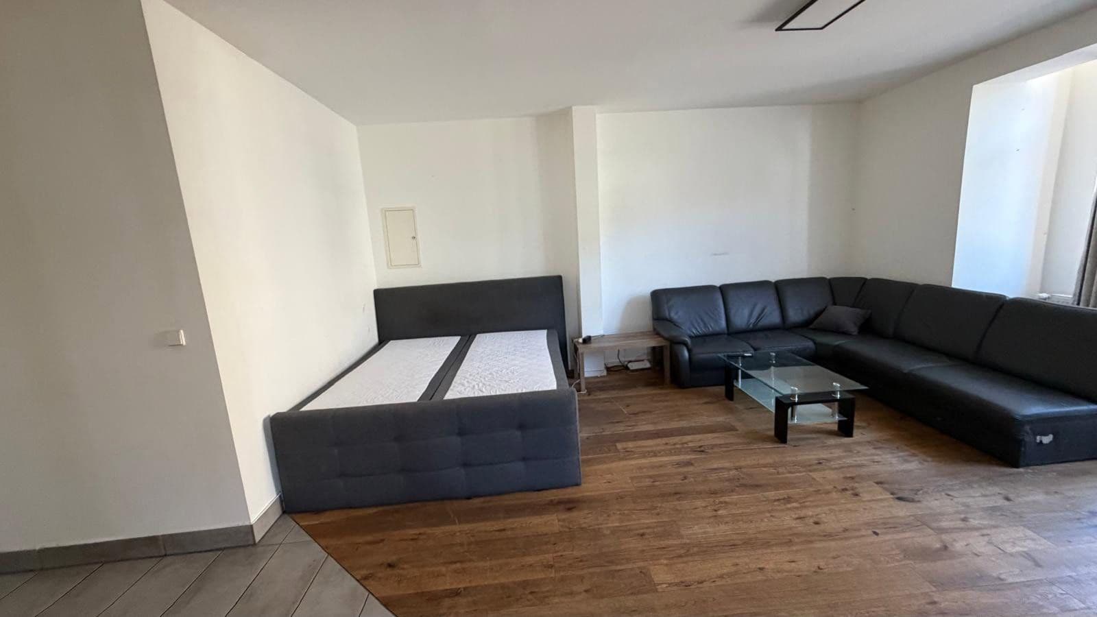 Prenájom bytu 1-izbový 30 m², Stuttgart, Bádensko-Wurttembersko Prenájom bytu 1-izbový 30 m², Stuttgart, Bádensko-Wurttembersko
