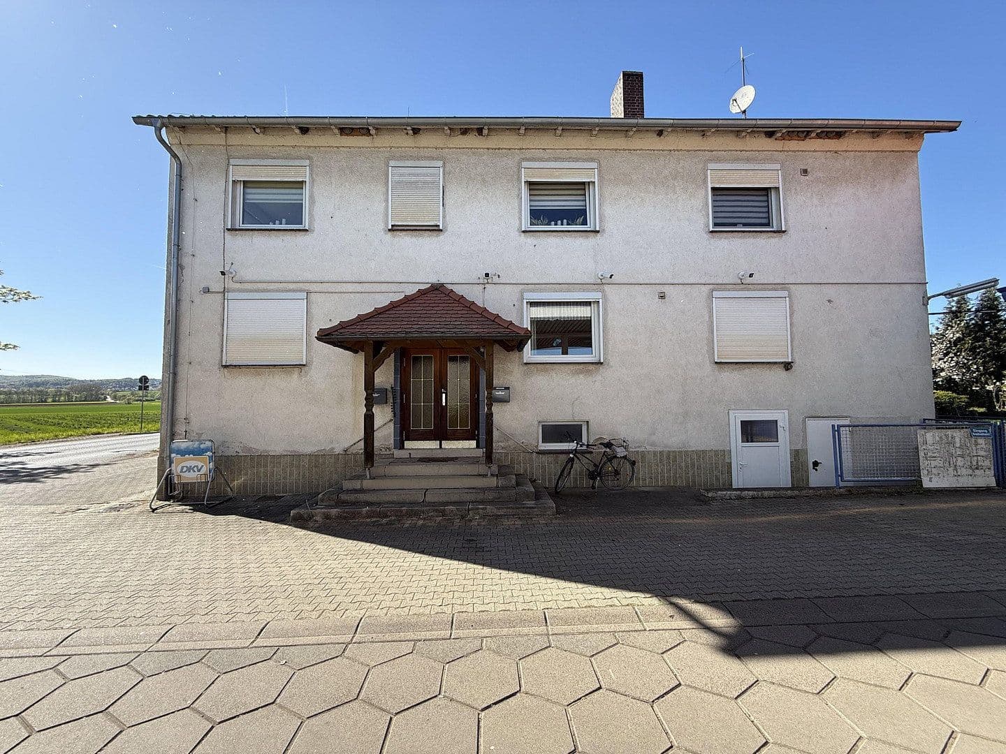 Predaj domu 215 m², pozemok 610 m², Frankfurter Straße 22, Borken (Hessen), Hesensko Predaj domu 215 m², pozemok 610 m², Frankfurter Straße 22, Borken (Hessen), Hesensko