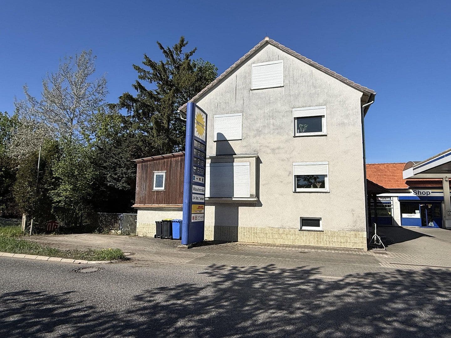Predaj domu 215 m², pozemok 610 m², Frankfurter Straße 22, Borken (Hessen), Hesensko Predaj domu 215 m², pozemok 610 m², Frankfurter Straße 22, Borken (Hessen), Hesensko