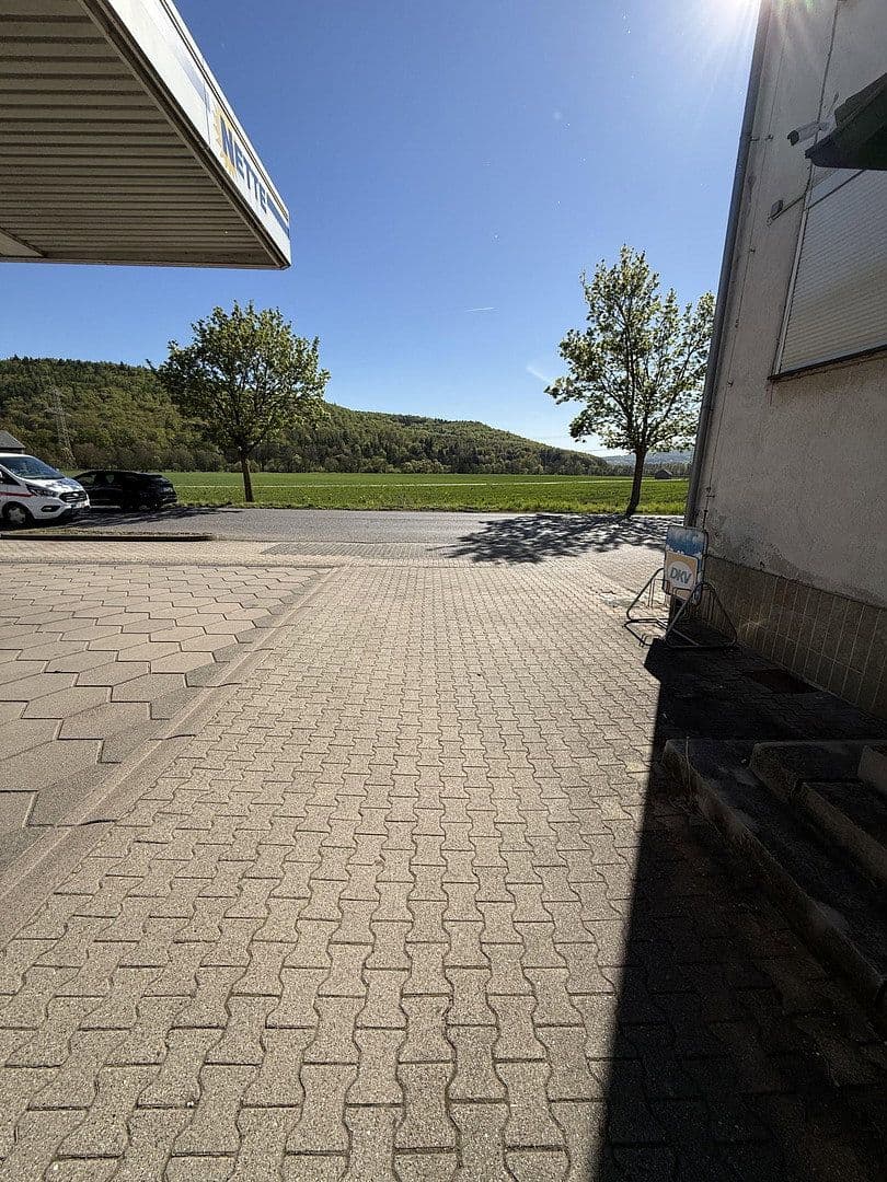 Predaj domu 215 m², pozemok 610 m², Frankfurter Straße 22, Borken (Hessen), Hesensko Predaj domu 215 m², pozemok 610 m², Frankfurter Straße 22, Borken (Hessen), Hesensko