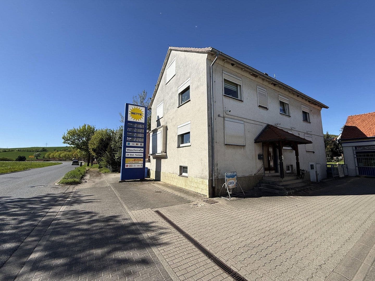 Predaj domu 215 m², pozemok 610 m², Frankfurter Straße 22, Borken (Hessen), Hesensko Predaj domu 215 m², pozemok 610 m², Frankfurter Straße 22, Borken (Hessen), Hesensko