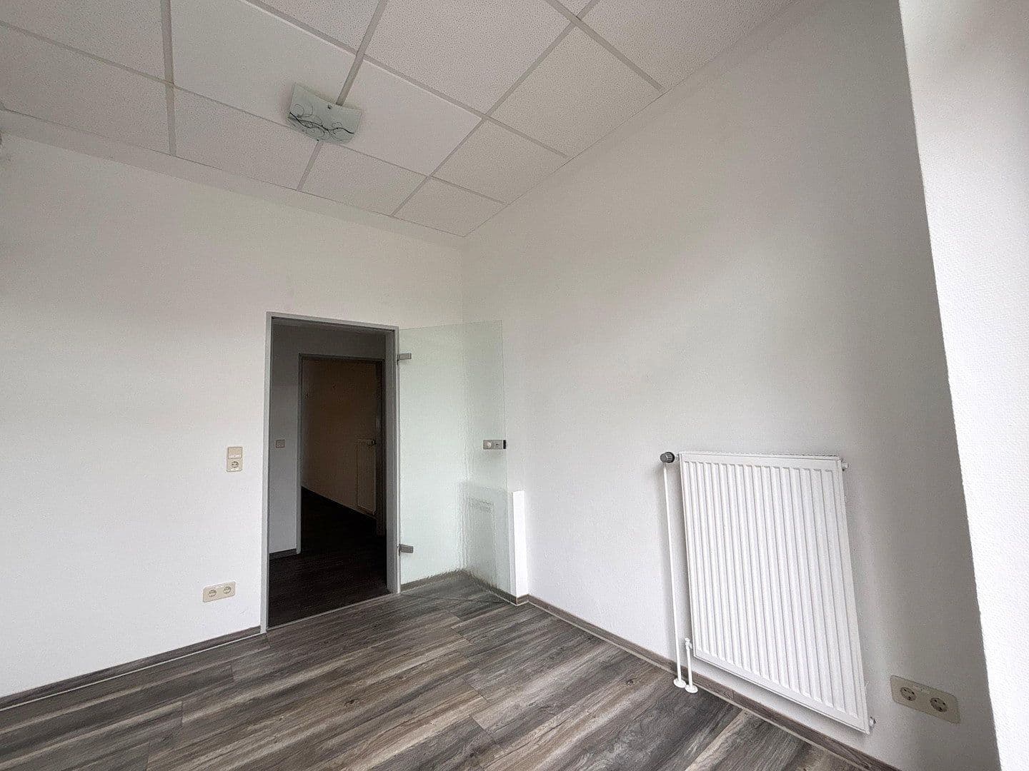 Predaj kancelárie 38 m², Schortens, Dolné Sasko Predaj kancelárie 38 m², Schortens, Dolné Sasko