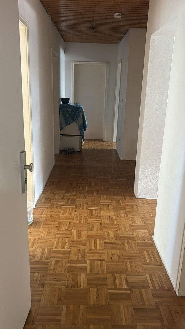 Prenájom bytu 4-izbový 111 m², Kornblumenstr. 22, Rheinstetten, Bádensko-Wurttembersko Prenájom bytu 4-izbový 111 m², Kornblumenstr. 22, Rheinstetten, Bádensko-Wurttembersko