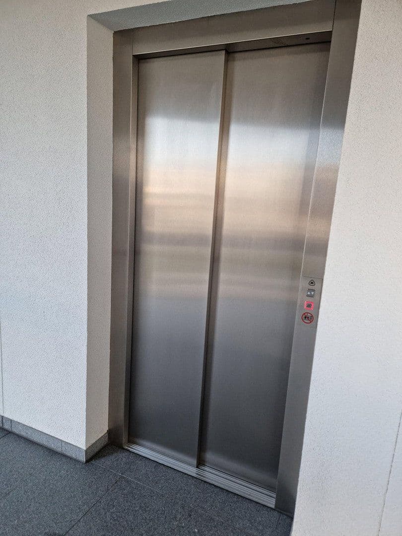 Prenájom bytu 2-izbový 73 m², Wolfgang-Bangert-Strasse 8, Frankfurt am Main, Hesensko Prenájom bytu 2-izbový 73 m², Wolfgang-Bangert-Strasse 8, Frankfurt am Main, Hesensko