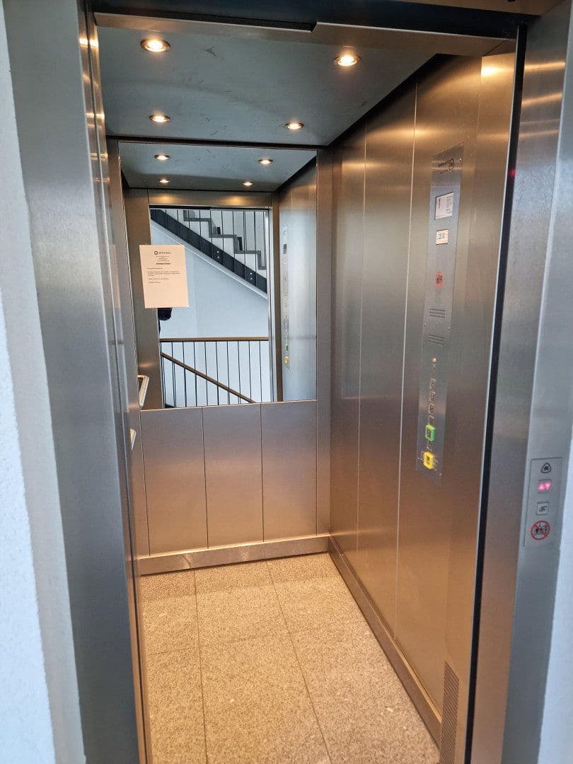 Prenájom bytu 2-izbový 73 m², Wolfgang-Bangert-Strasse 8, Frankfurt am Main, Hesensko Prenájom bytu 2-izbový 73 m², Wolfgang-Bangert-Strasse 8, Frankfurt am Main, Hesensko