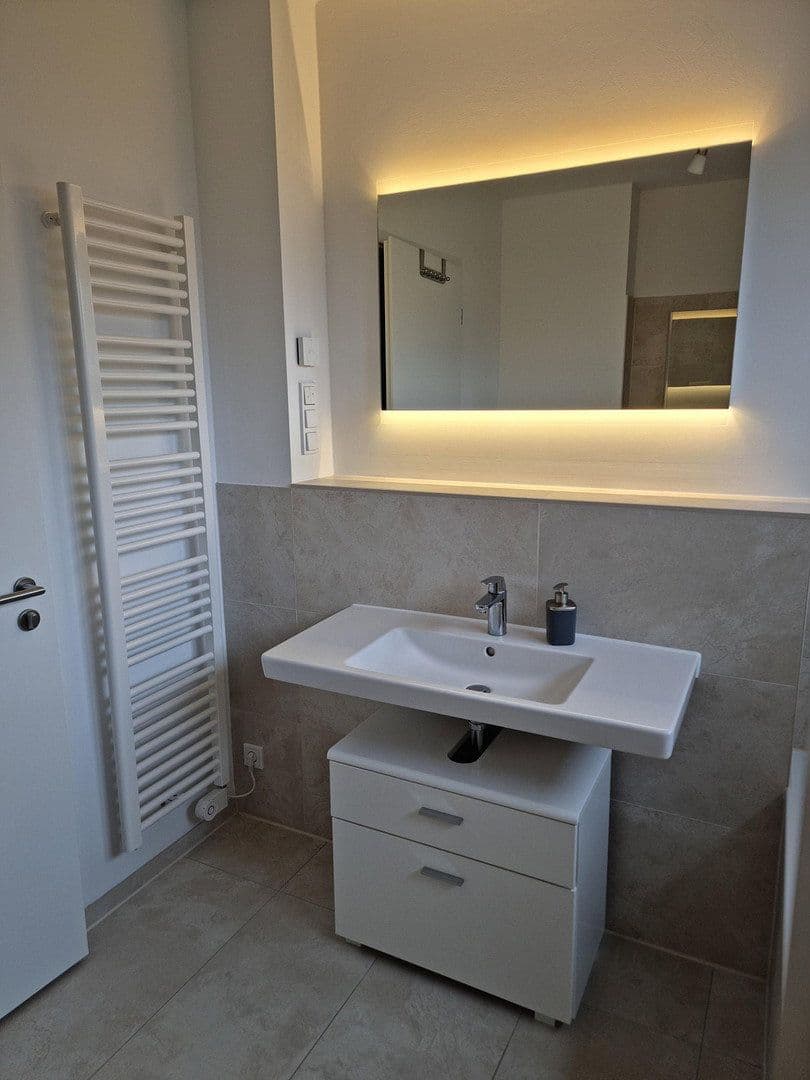 Prenájom bytu 2-izbový 73 m², Wolfgang-Bangert-Strasse 8, Frankfurt am Main, Hesensko Prenájom bytu 2-izbový 73 m², Wolfgang-Bangert-Strasse 8, Frankfurt am Main, Hesensko