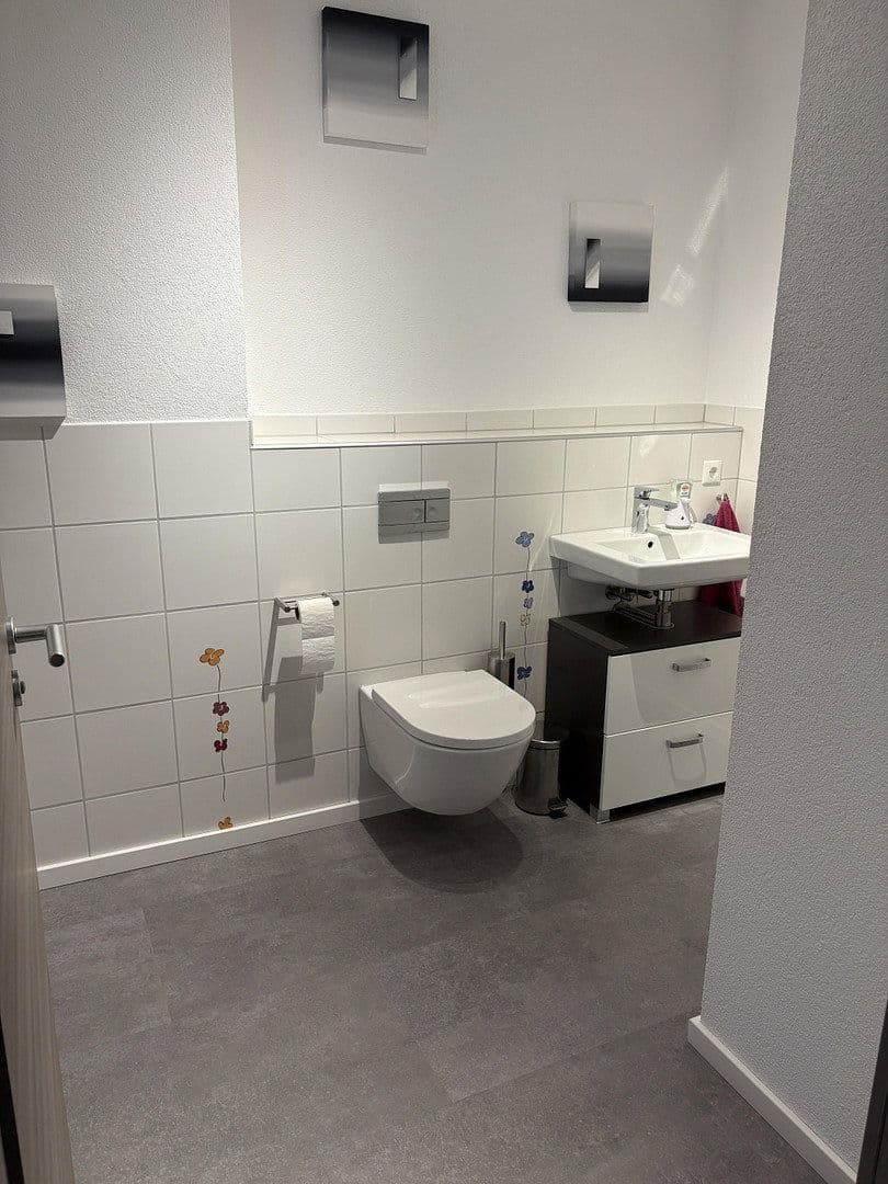Predaj domu 123 m², pozemok 698 m², Auf Strieglen 2, Gosheim, Bádensko-Wurttembersko Predaj domu 123 m², pozemok 698 m², Auf Strieglen 2, Gosheim, Bádensko-Wurttembersko