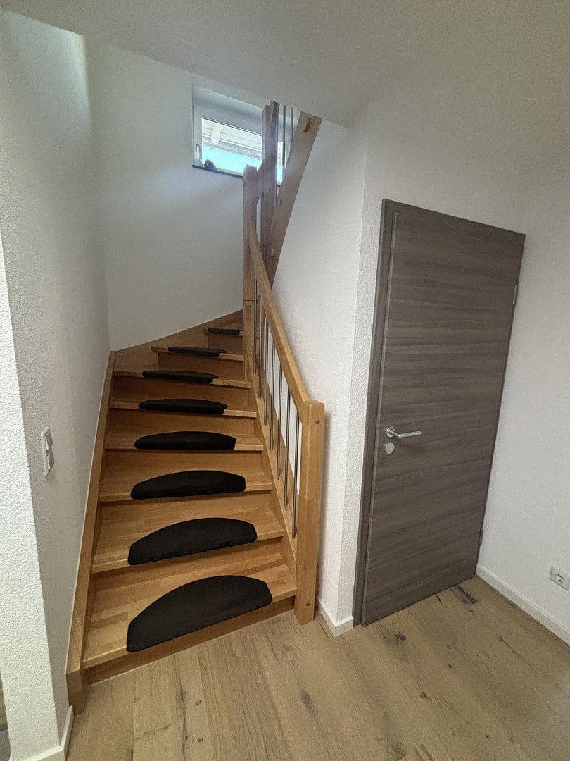 Predaj domu 123 m², pozemok 698 m², Auf Strieglen 2, Gosheim, Bádensko-Wurttembersko Predaj domu 123 m², pozemok 698 m², Auf Strieglen 2, Gosheim, Bádensko-Wurttembersko