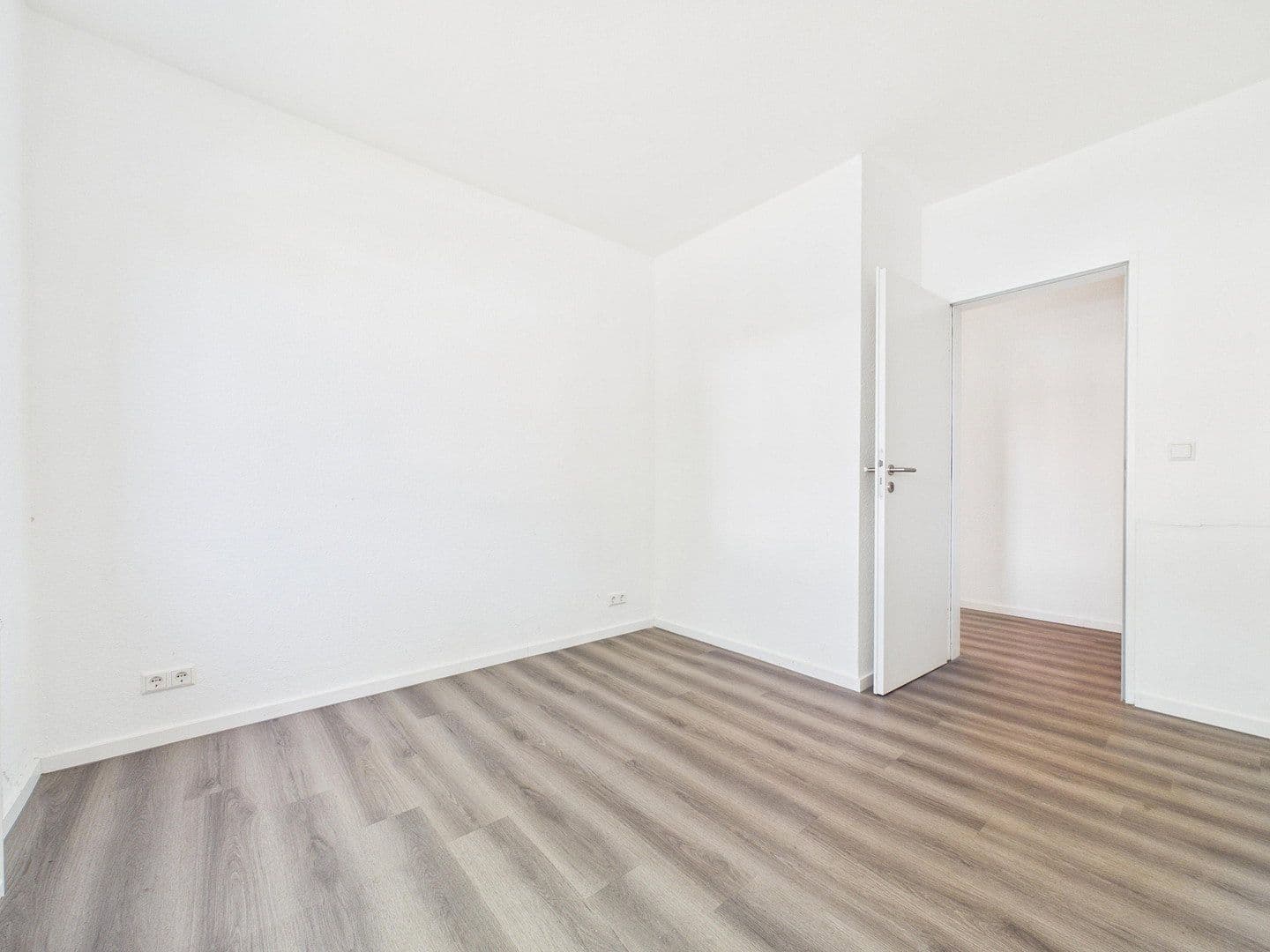 Predaj bytu 3-izbový 120 m², Düsseldorf, Severné Porýnie - Westfálsko Predaj bytu 3-izbový 120 m², Düsseldorf, Severné Porýnie - Westfálsko