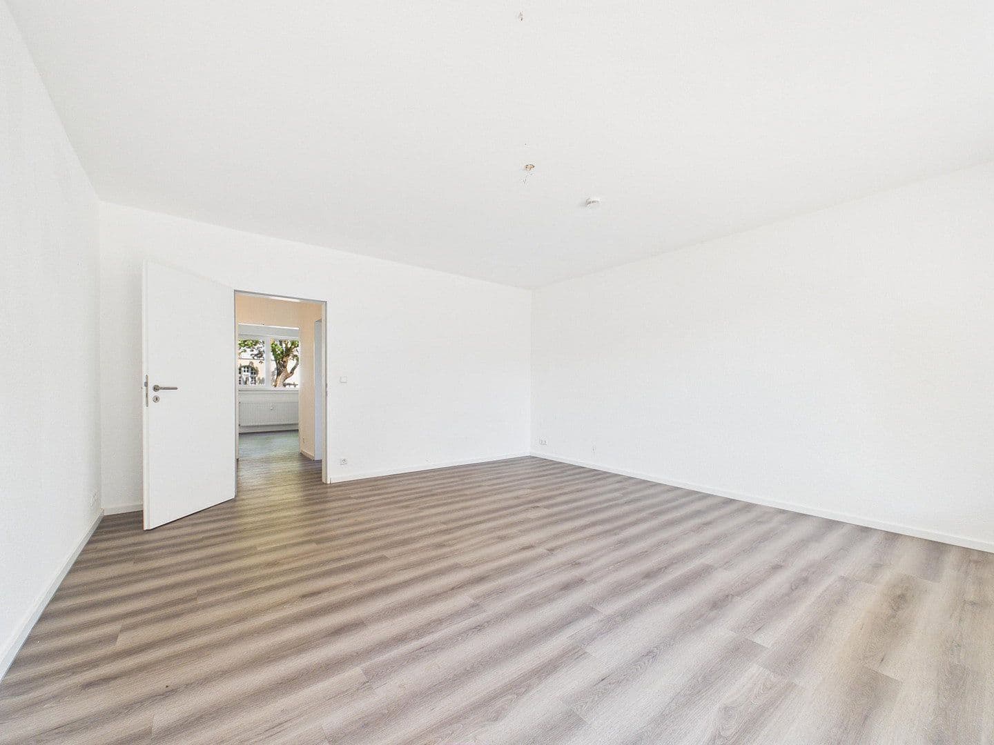 Predaj bytu 3-izbový 120 m², Düsseldorf, Severné Porýnie - Westfálsko Predaj bytu 3-izbový 120 m², Düsseldorf, Severné Porýnie - Westfálsko