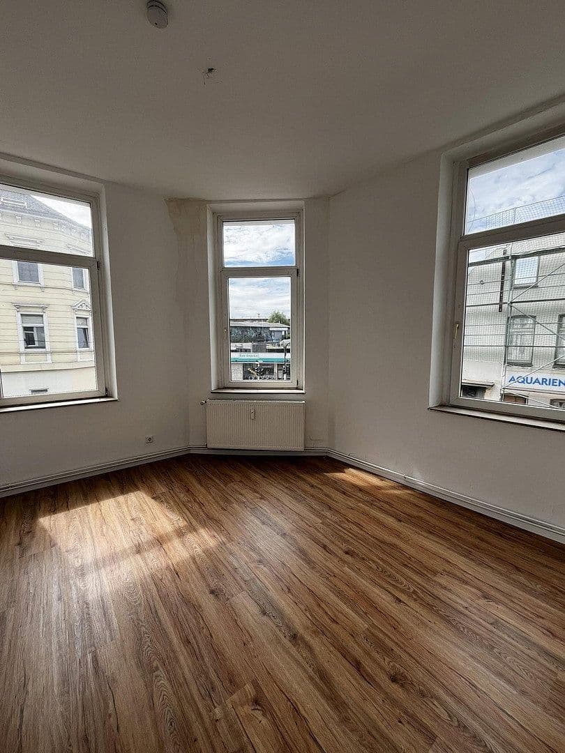 Prenájom bytu 3-izbový 79 m², Krefeld, Severné Porýnie - Westfálsko Prenájom bytu 3-izbový 79 m², Krefeld, Severné Porýnie - Westfálsko