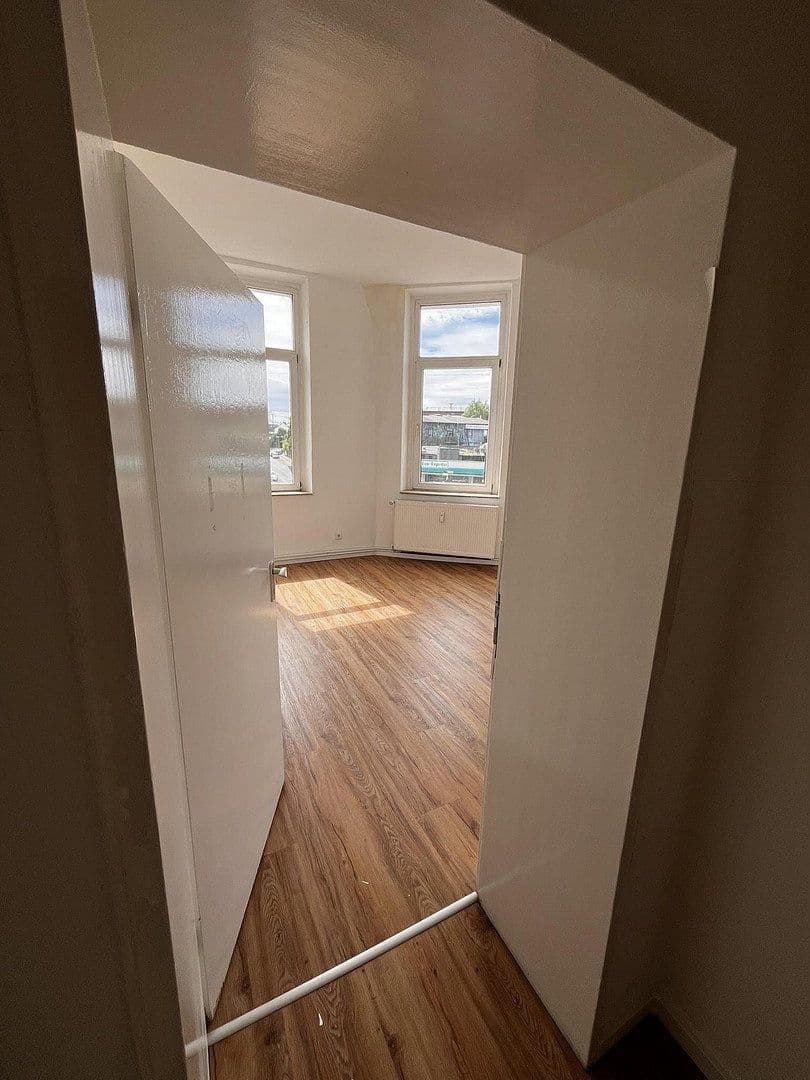 Prenájom bytu 3-izbový 79 m², Krefeld, Severné Porýnie - Westfálsko Prenájom bytu 3-izbový 79 m², Krefeld, Severné Porýnie - Westfálsko