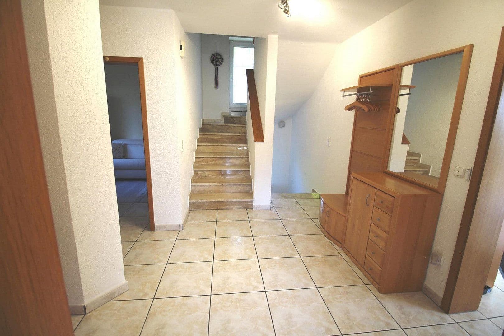 Predaj domu 165 m², pozemok 824 m², Immenhausen, Hesensko Predaj domu 165 m², pozemok 824 m², Immenhausen, Hesensko
