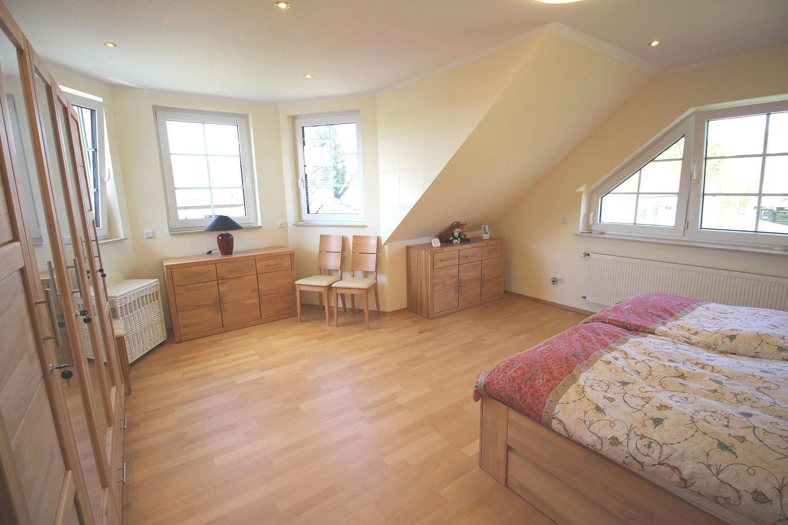 Predaj domu 165 m², pozemok 824 m², Immenhausen, Hesensko Predaj domu 165 m², pozemok 824 m², Immenhausen, Hesensko