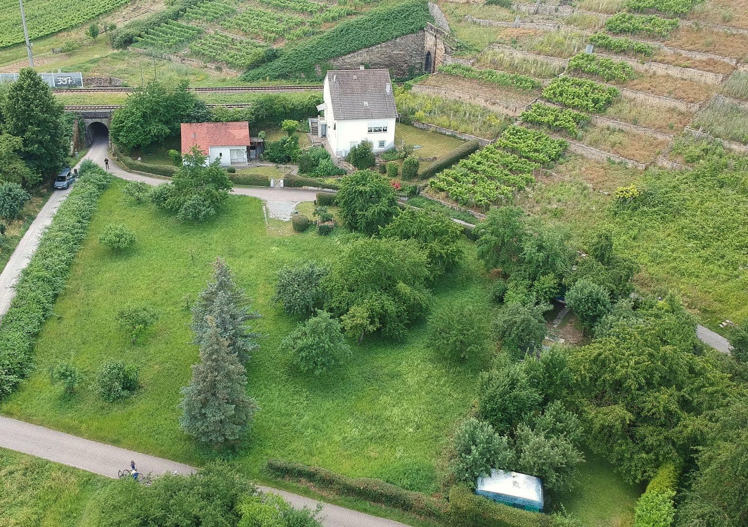 Predaj domu 156 m², pozemok 714 m², Kirchheim am Neckar, Bádensko-Wurttembersko Predaj domu 156 m², pozemok 714 m², Kirchheim am Neckar, Bádensko-Wurttembersko